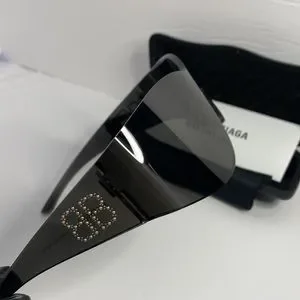 Balenciaga | Accessories | New Balenciaga Bb22s 004 As Seen  display picture 1